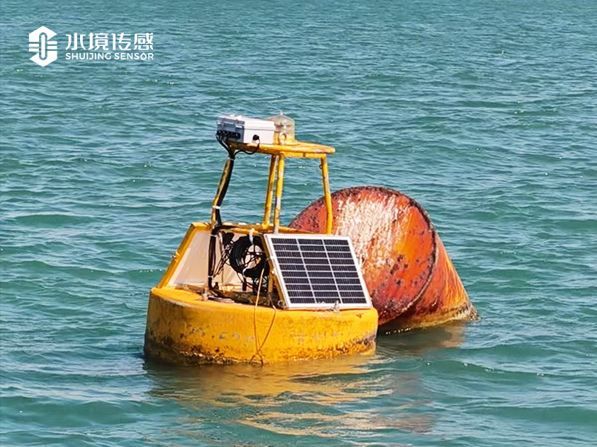 海南三亞灣浮標水質監測站現場