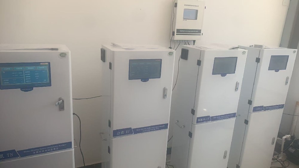 河北省承德縣某村鎮污水處理廠國標試劑柜項目落地